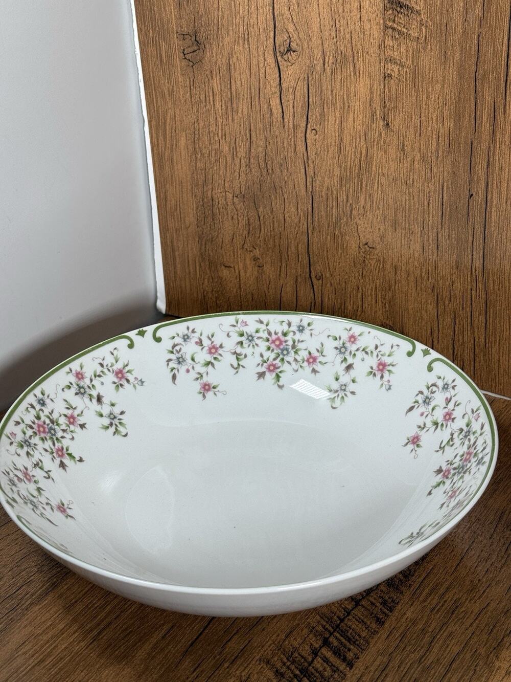 Mikasa Beaumont L5003 Vegetable Serving Bowl 9.5” Floral Green Rim Japan